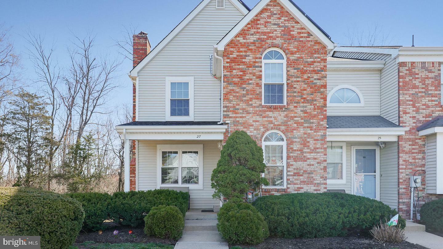 Property Photo:  27 Chetwood Court  NJ 08844 