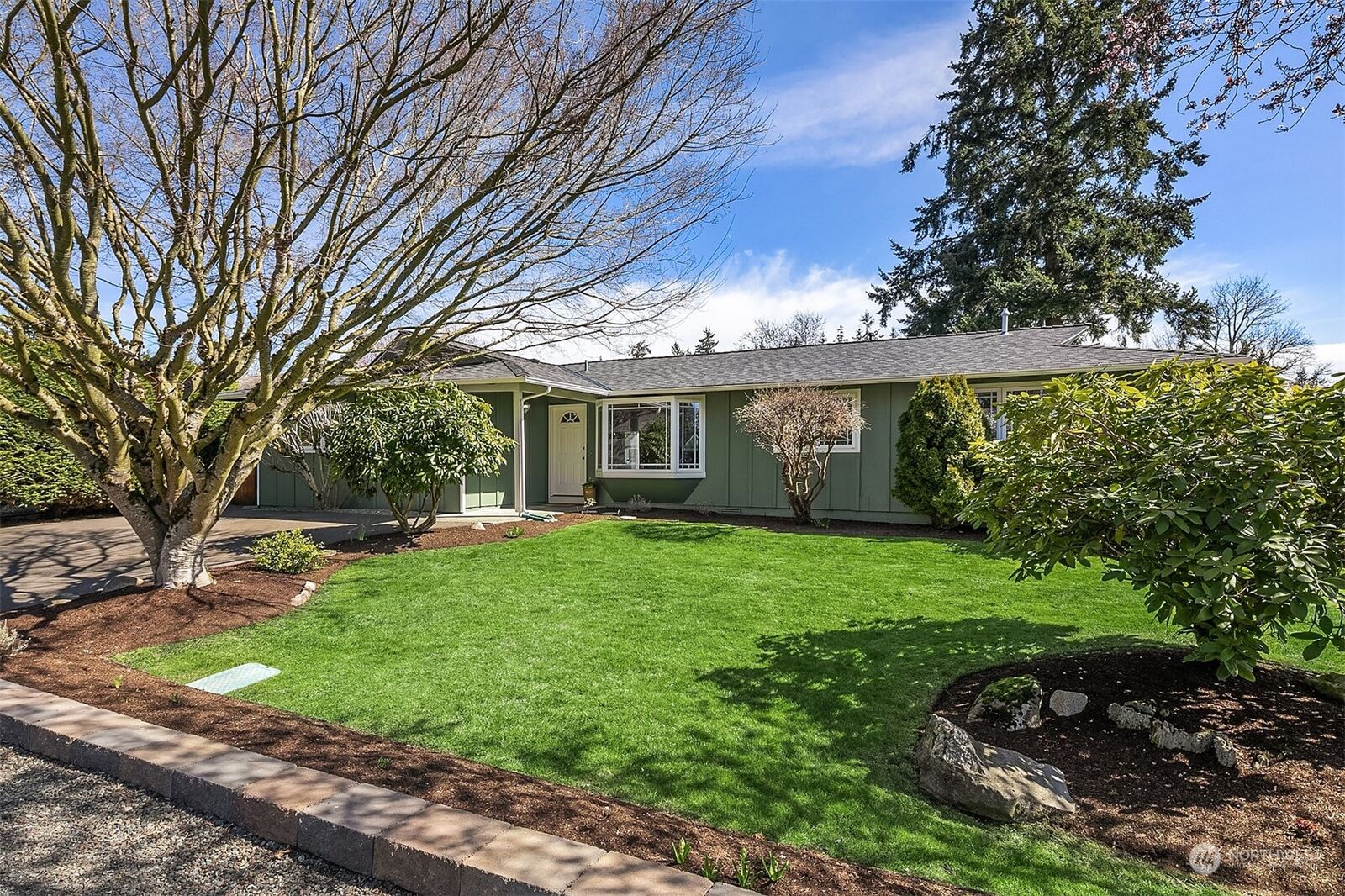 Property Photo: 19032 86th Avenue NE WA 98011