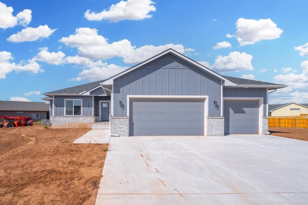 Property Photo:  4661 S Doris Ct  KS 67215 