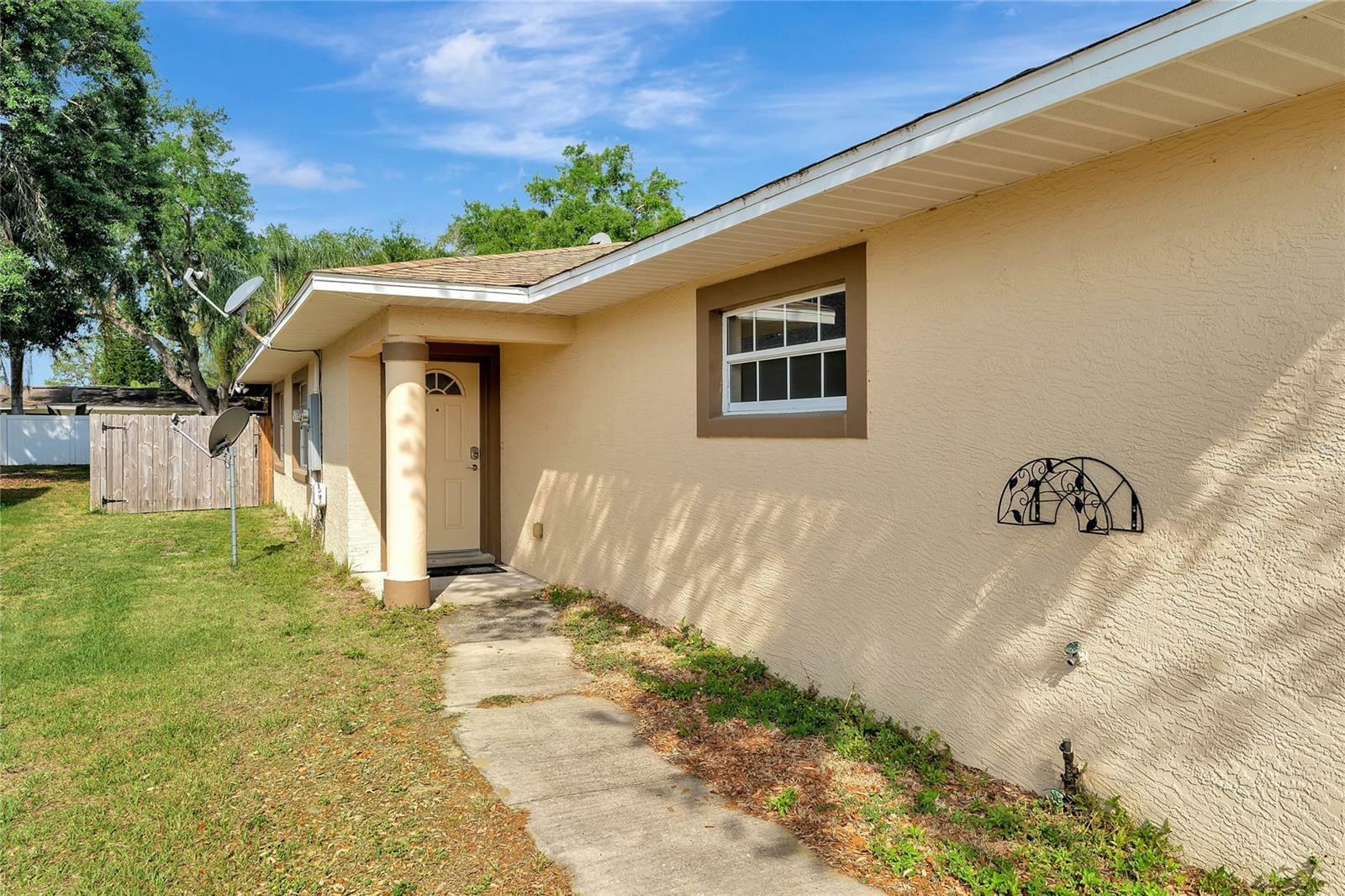 Property Photo:  1205 N Texas Avenue  FL 32778 