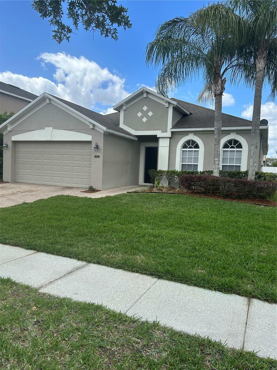Property Photo: 15613 Montesino Drive FL 32828