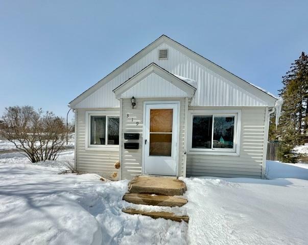 Property Photo: 319 SE 3rd Avenue MN 55744