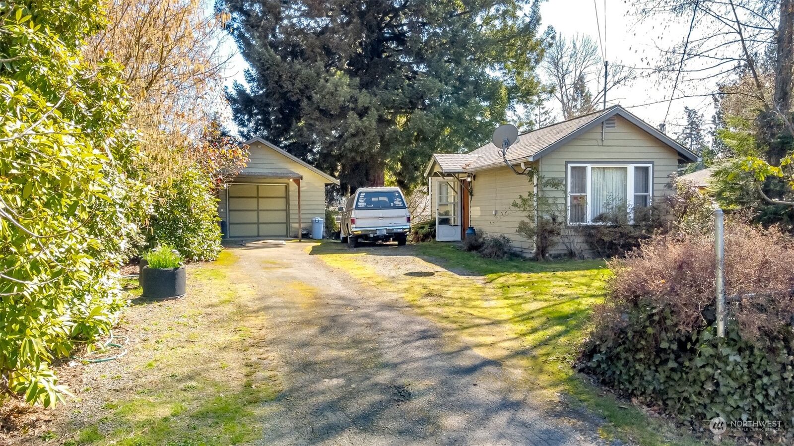 House for sale in Burien 16640 8th Avenue SW, Burien, WA 98166