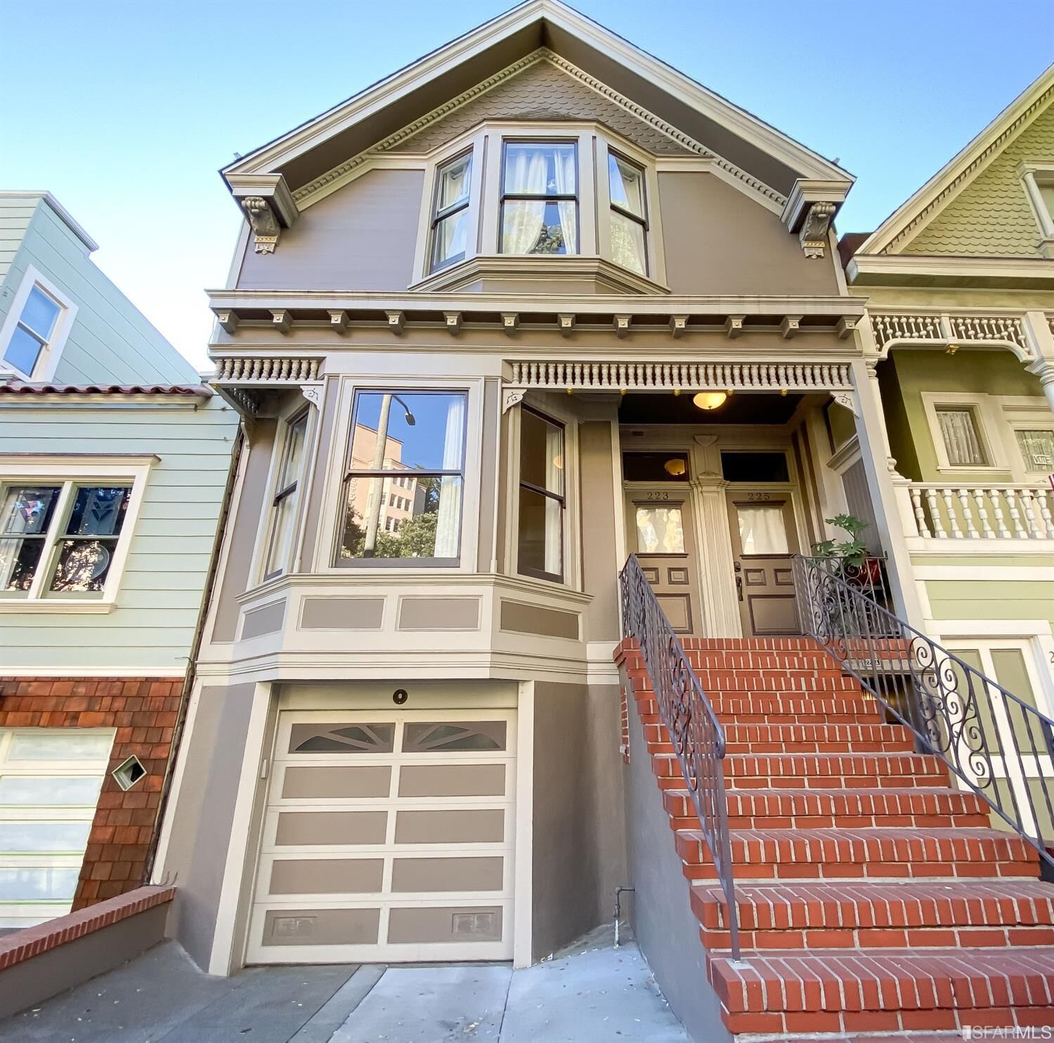 Property Photo: 223 Roosevelt Way CA 94114