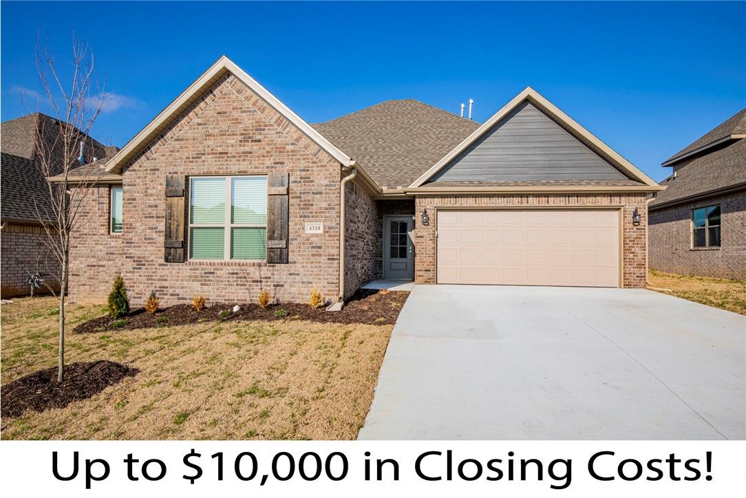 Property Photo:  4310 SW Pawhuska Street  AR 72713 