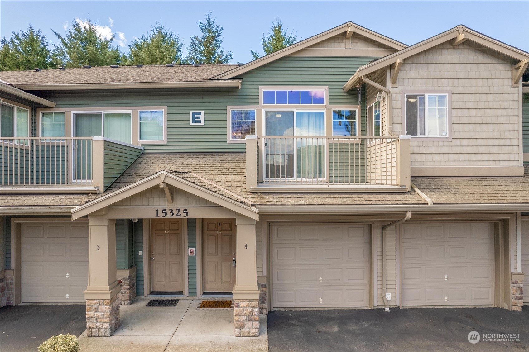 Property Photo: 15325 SE 155th Place E4 WA 98058