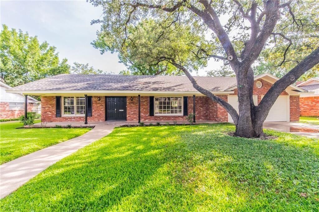 Property Photo:  4320 Whitfield Avenue  TX 76109 