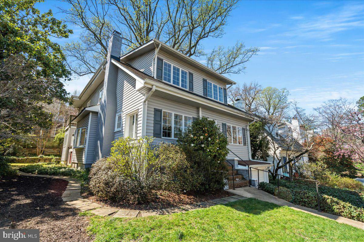 Property Photo: 1909 Belfield Road VA 22307