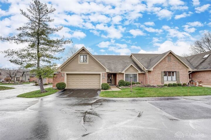 586 Cottingwood Court  Dayton OH 45429 photo