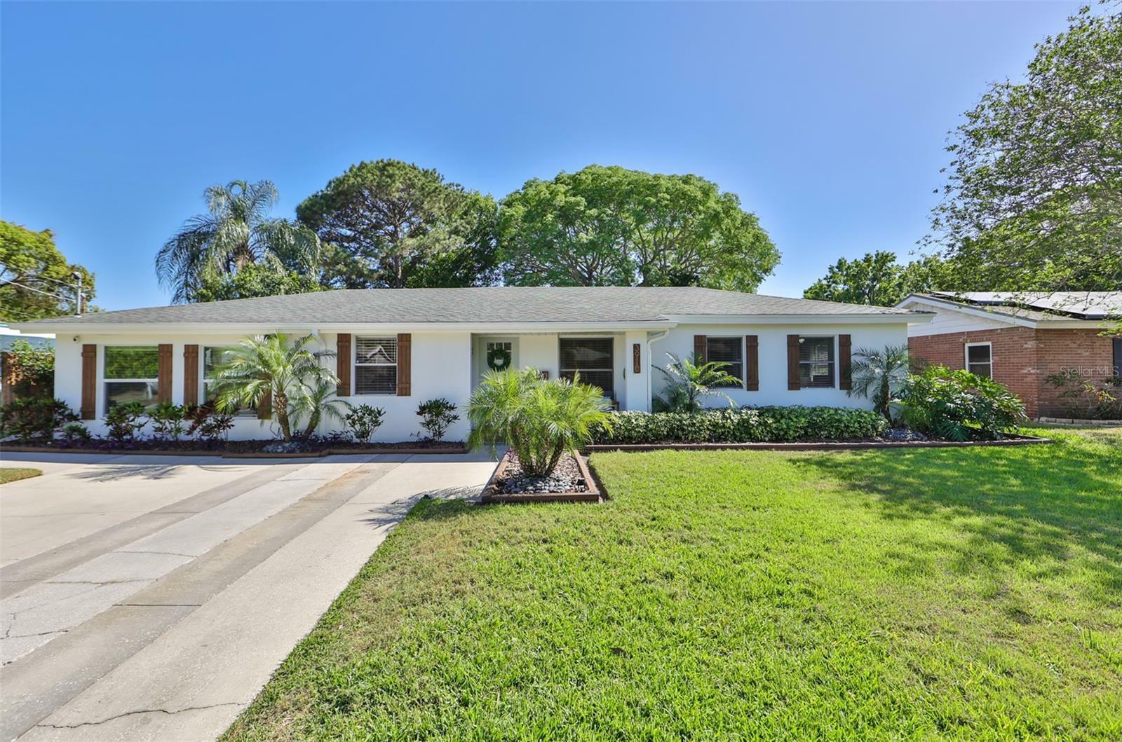 Property Photo:  3910 W Wallace Avenue  FL 33611 