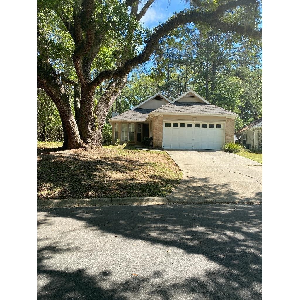 5292 Saint Ives Lane  Tallahassee FL 32309 photo