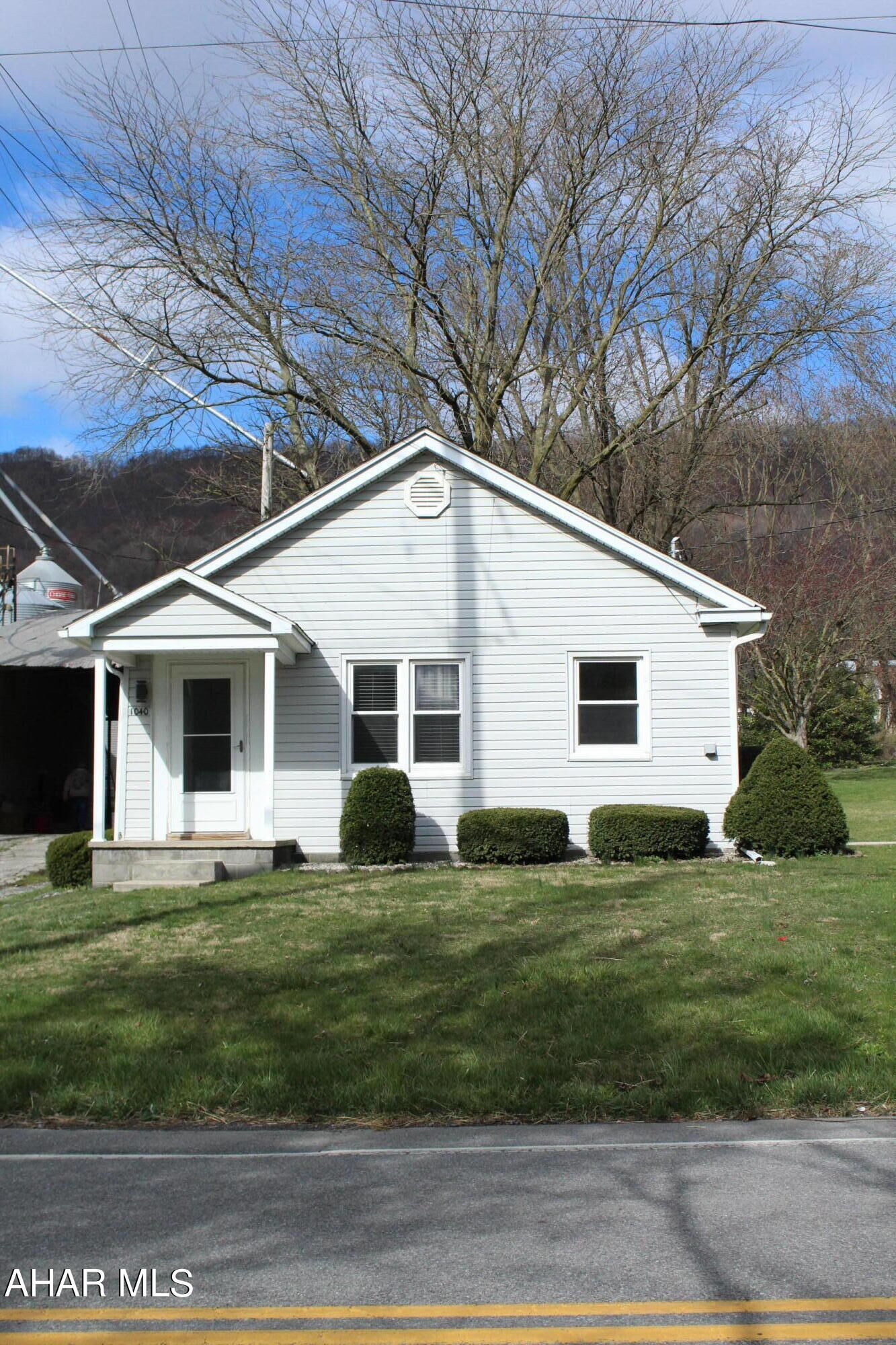 Property Photo: 1040 N Spring Street PA 15537