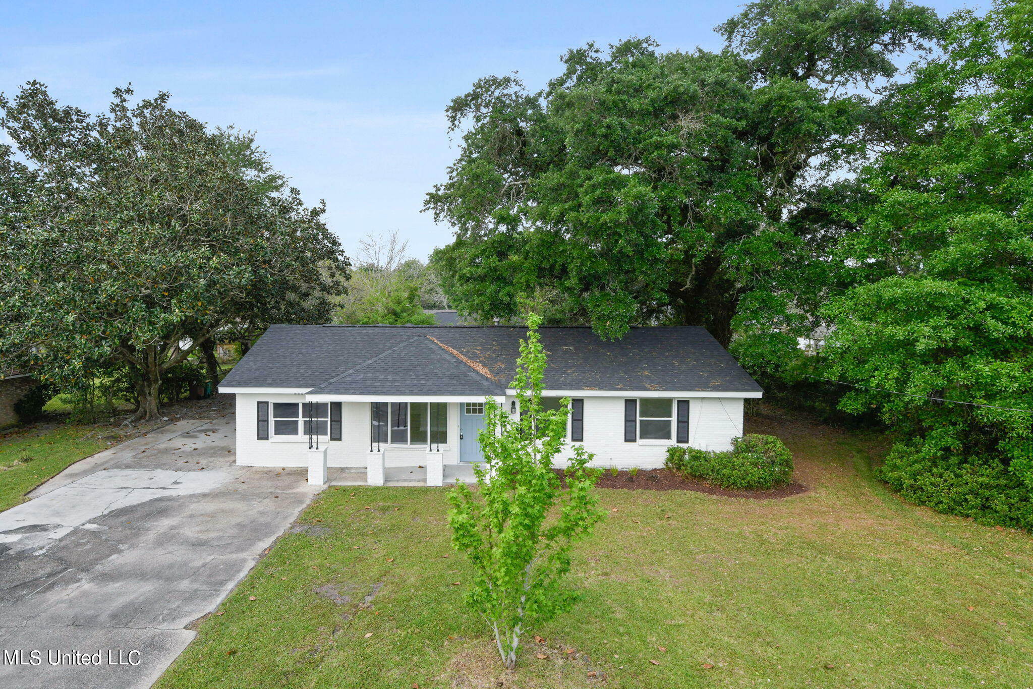 Property Photo:  303 Alexander Road  MS 39560 