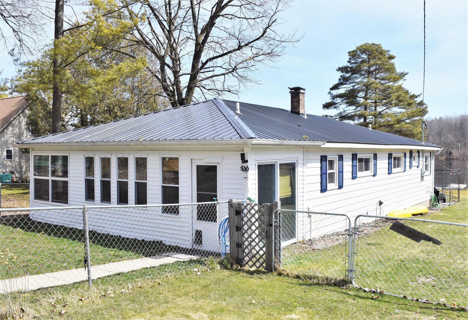 Property Photo:  154 Pleasant Drive  MI 48886 