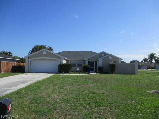 Property Photo:  712 Meyer Dr  FL 34120 