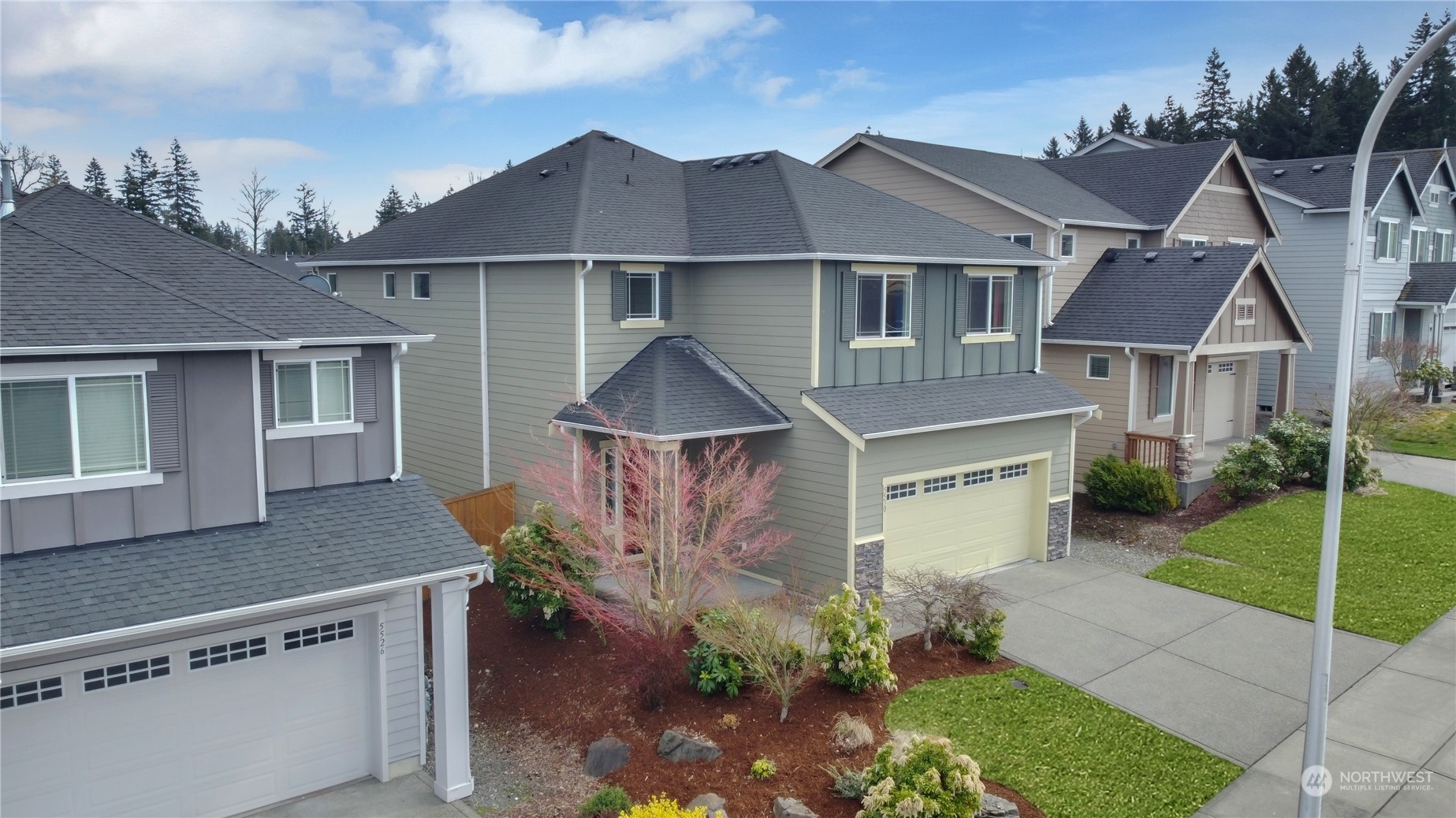 Property Photo: 5530 Charlotte Avenue SE WA 98092