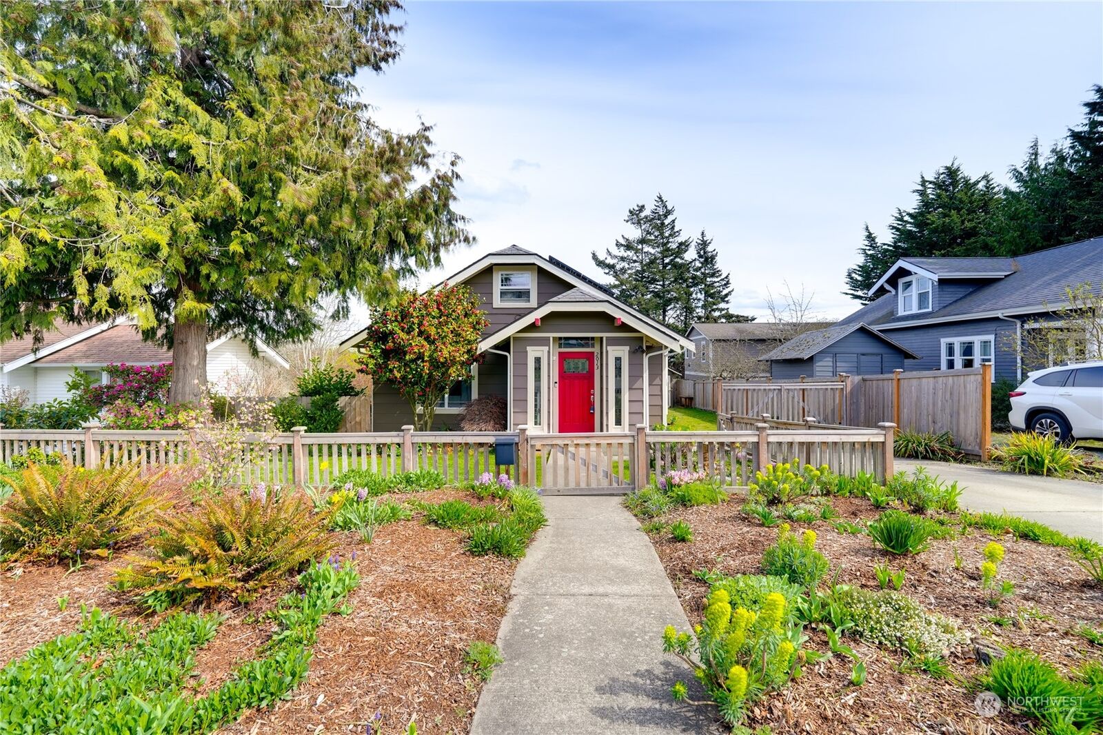 Property Photo:  2013 L Avenue  WA 98221 