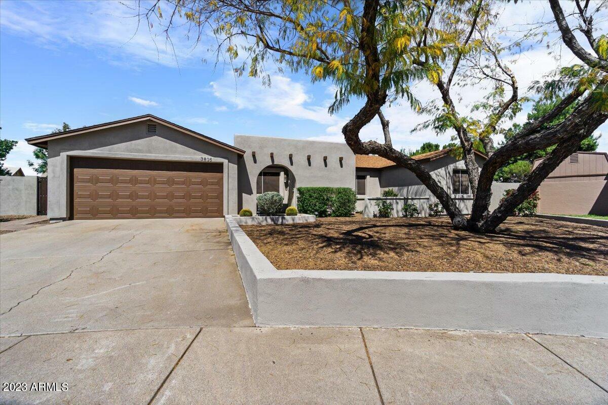 Property Photo:  3816 E Hillery Drive  AZ 85032 