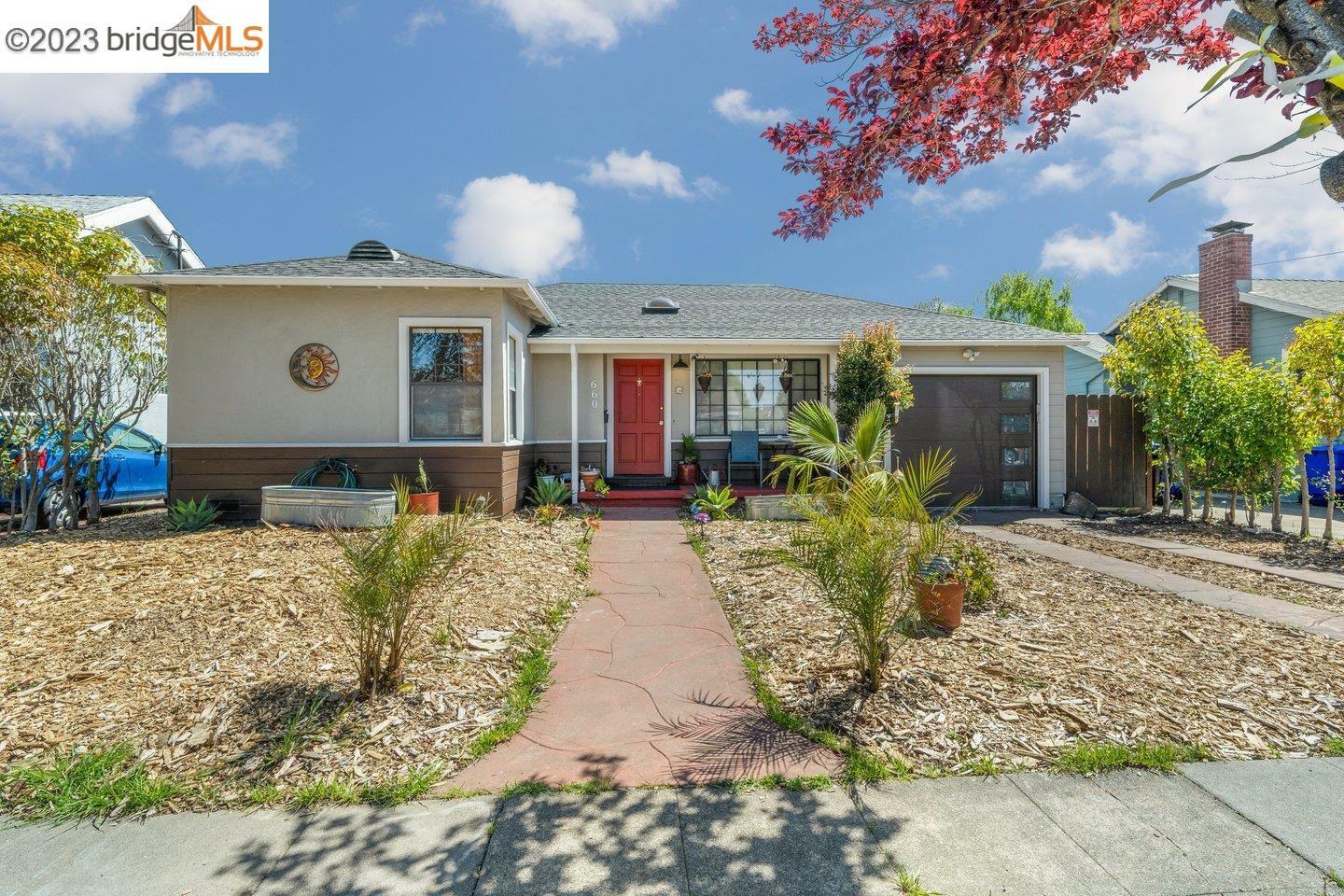 Property Photo: 660 31st St CA 94804