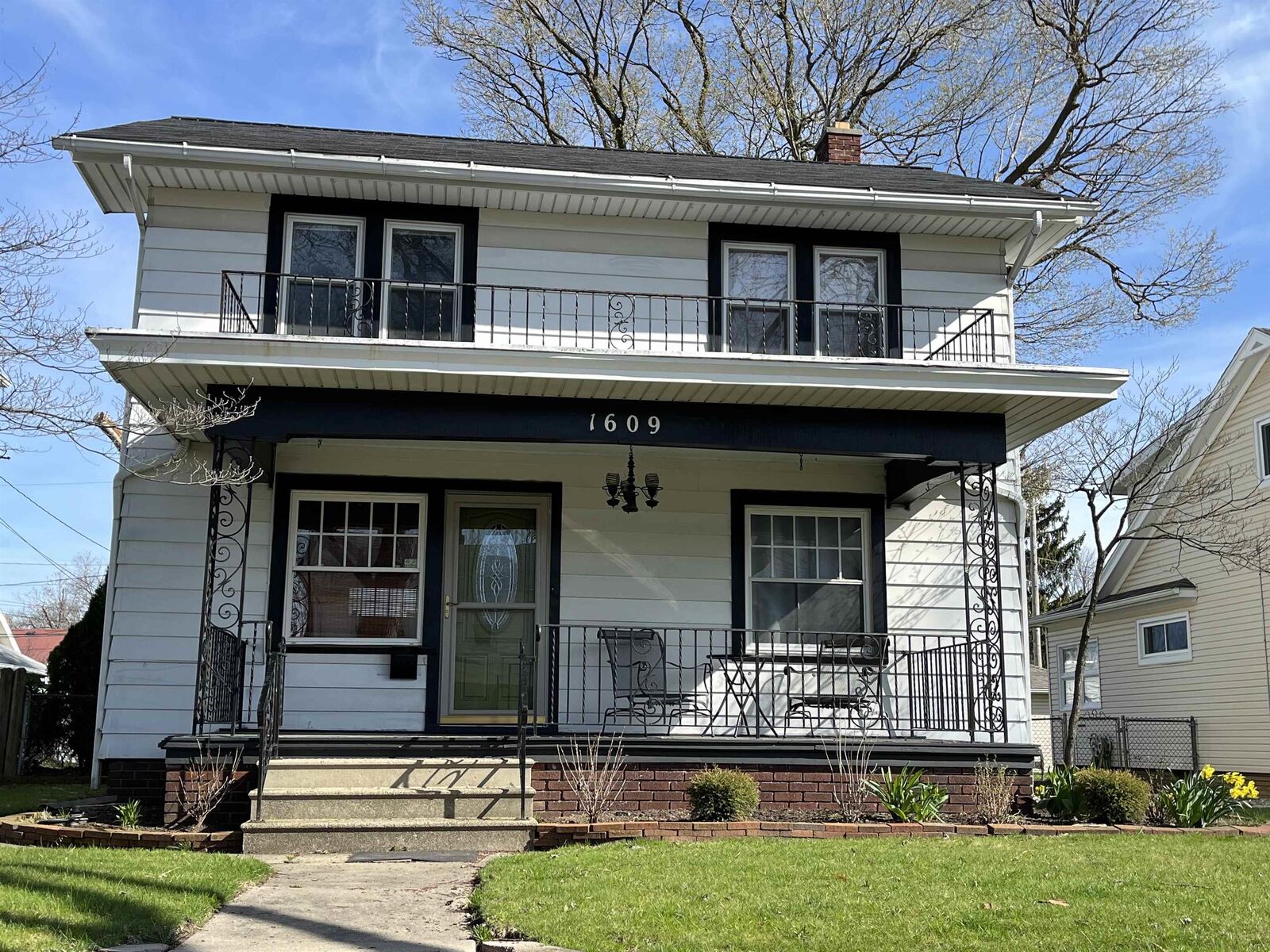 Property Photo:  1609 Columbia Avenue  IN 46805-5220 