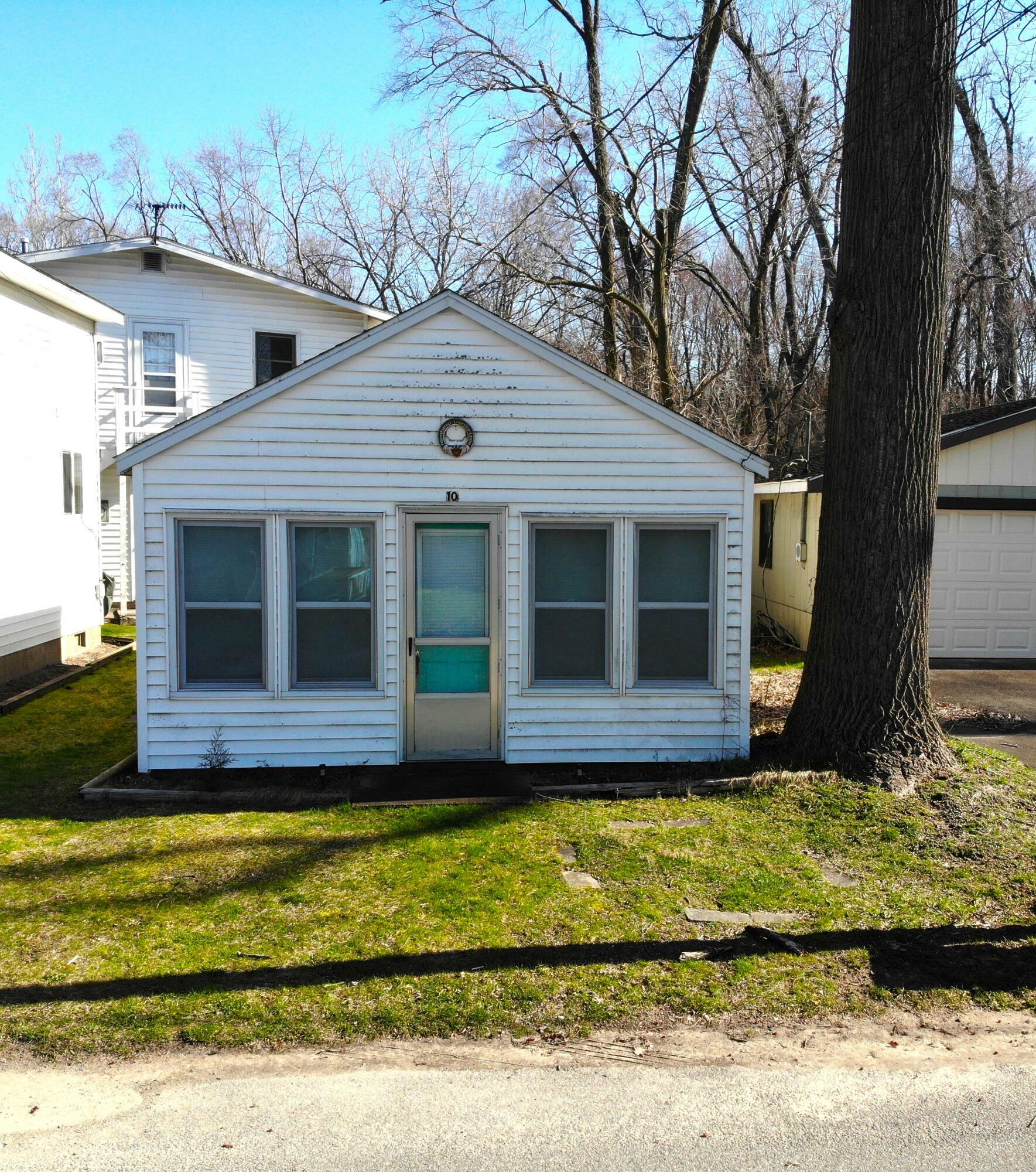 Property Photo:  67388 Victory Shore Drive  MI 49047 