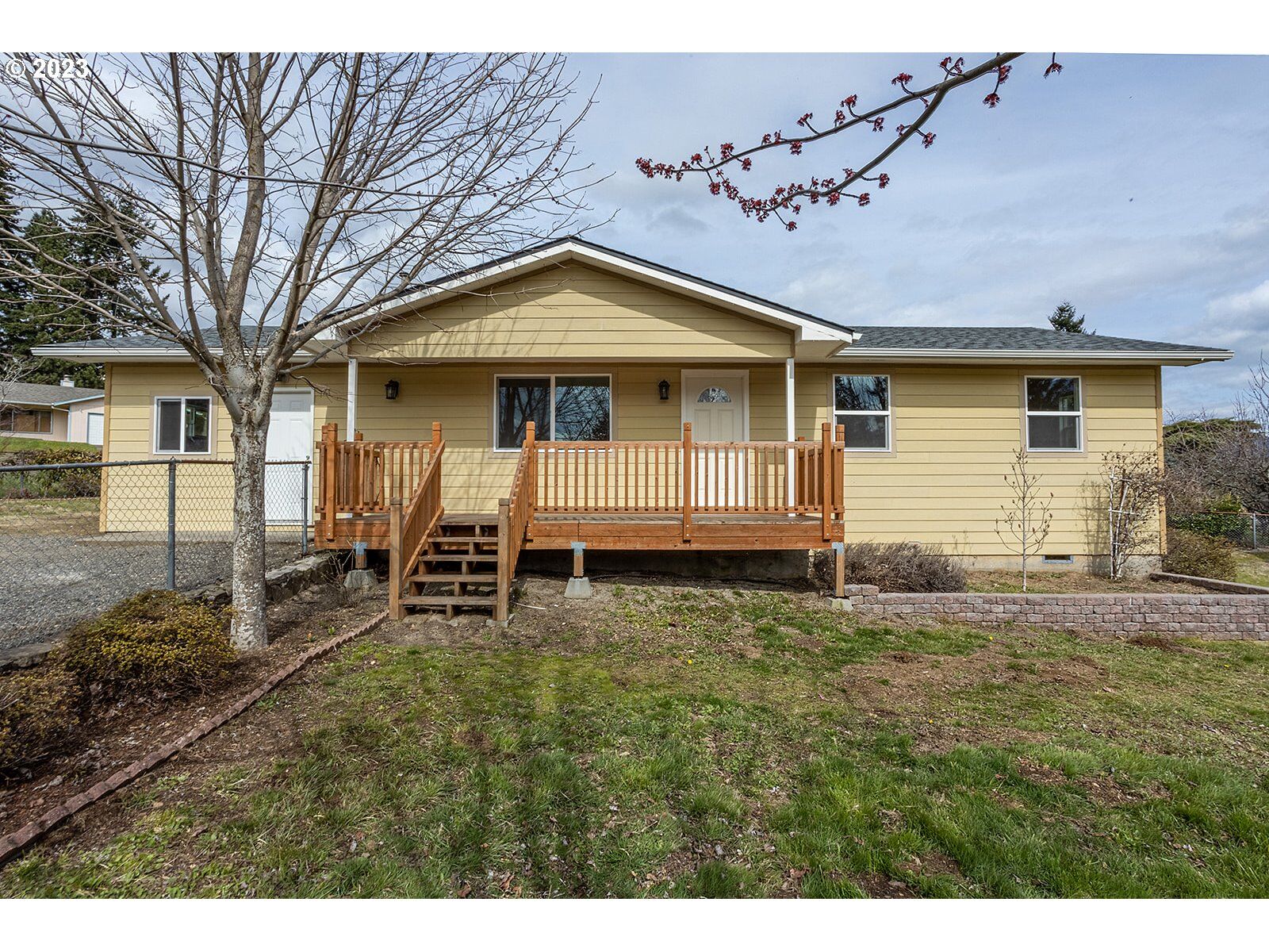 Property Photo: 391 Columbia Dr WA 98610