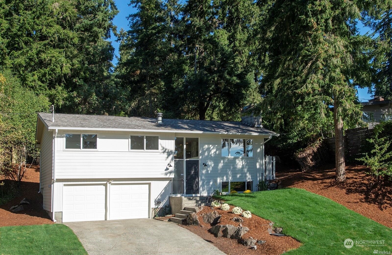 Property Photo: 3714 140th Avenue SE WA 98006