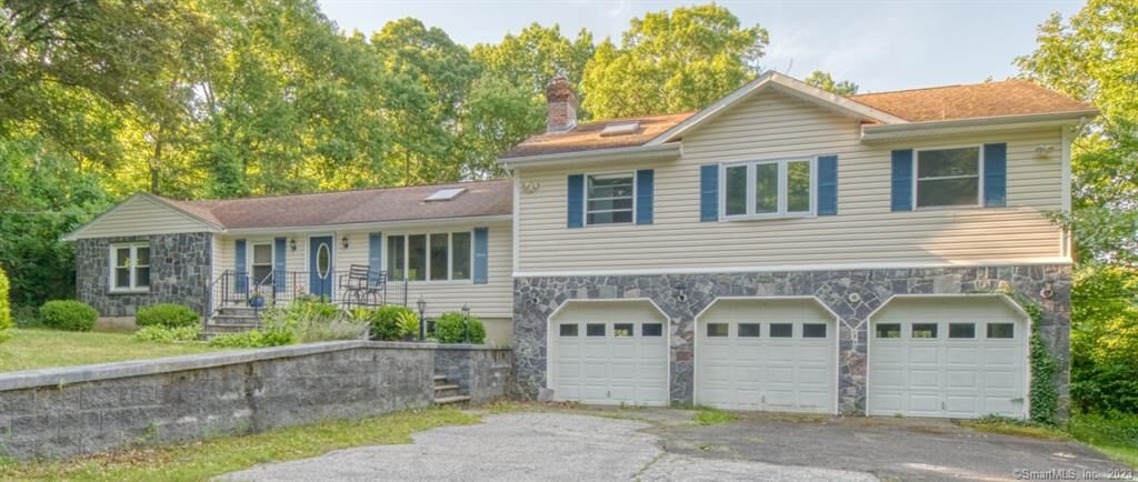 Property Photo:  172 Central Avenue  CT 06716 