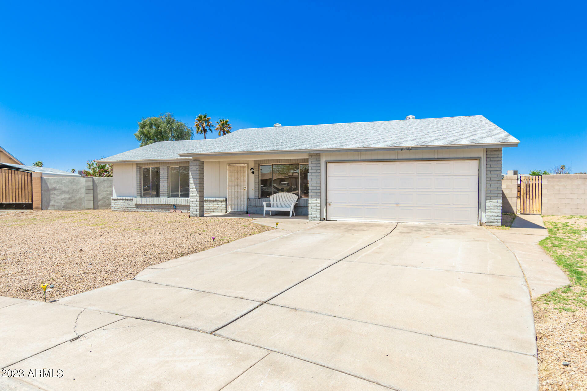 Property Photo: 9542 N 70th Avenue AZ 85345