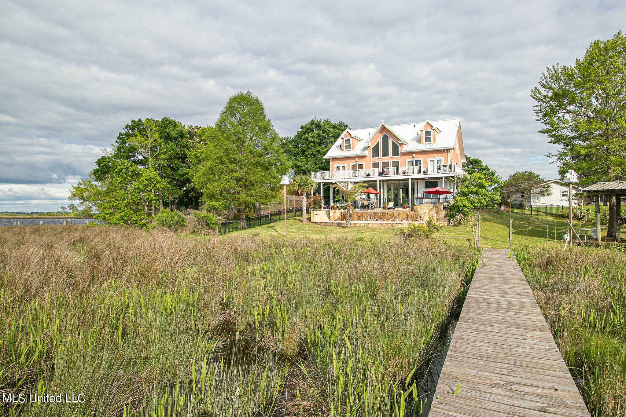 Property Photo:  957 N Shore Drive  MS 39532 