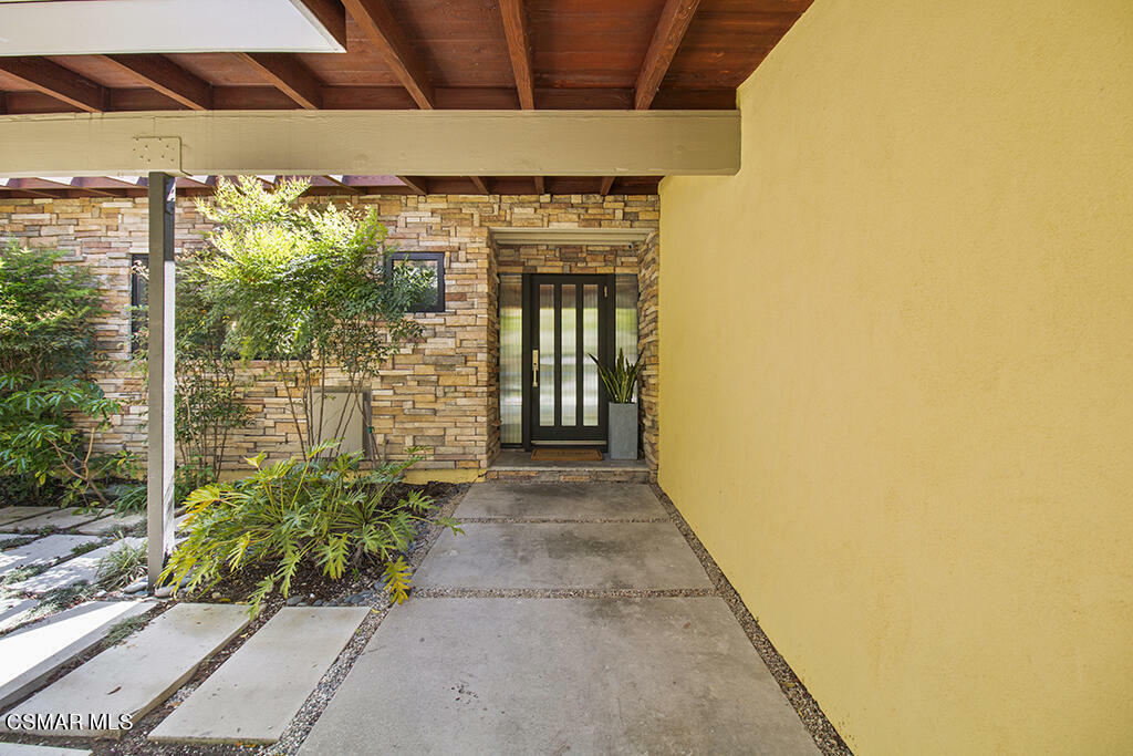 Property Photo:  2396 Hood Drive  CA 91362 