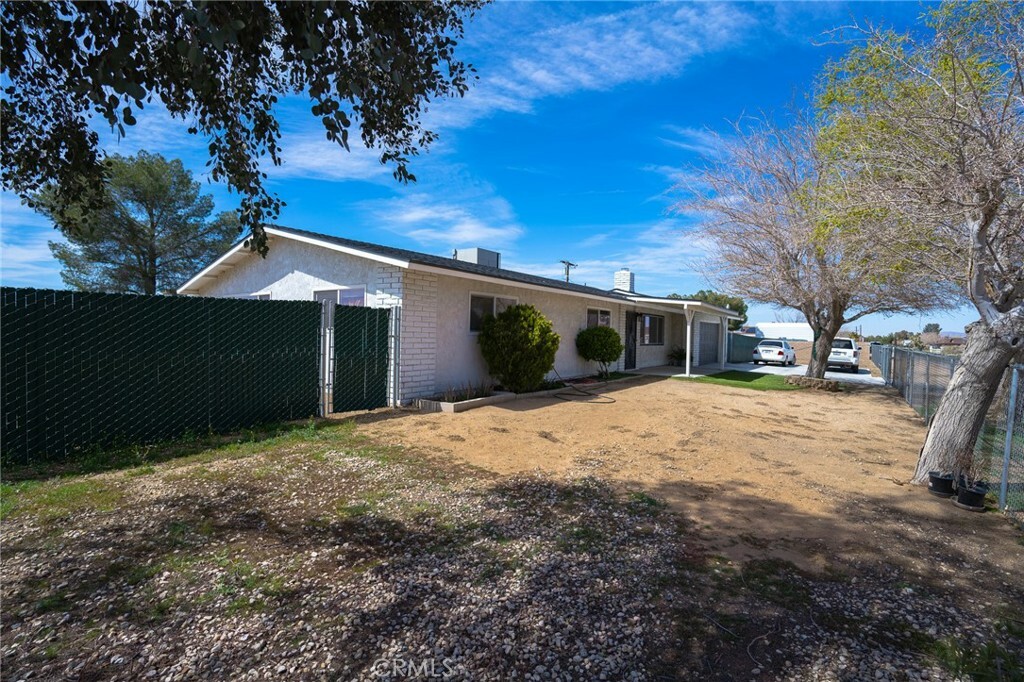 Property Photo:  13034 Lakota Rd  CA 92308 