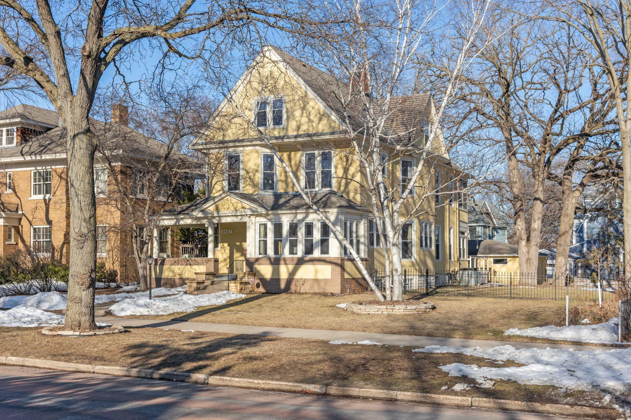 Property Photo:  2027 Kenwood Parkway  MN 55405 