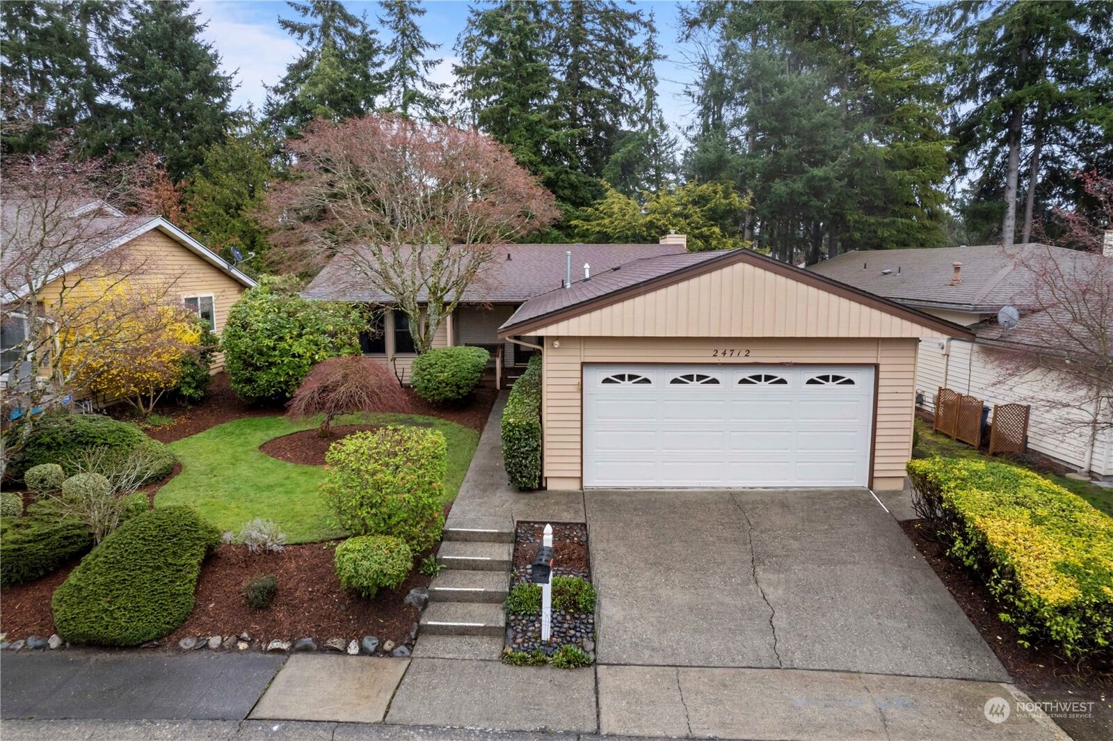 House for sale in Des Moines 24712 12th Avenue S, Des Moines, WA 98198