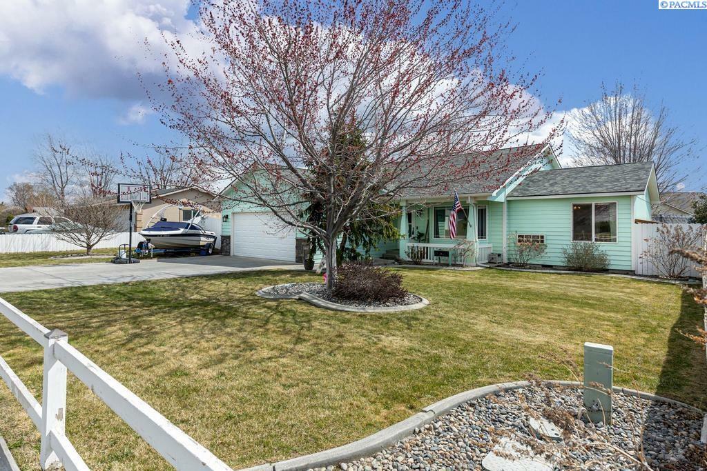 Property Photo: 5401 Seahawk Dr. WA 99353