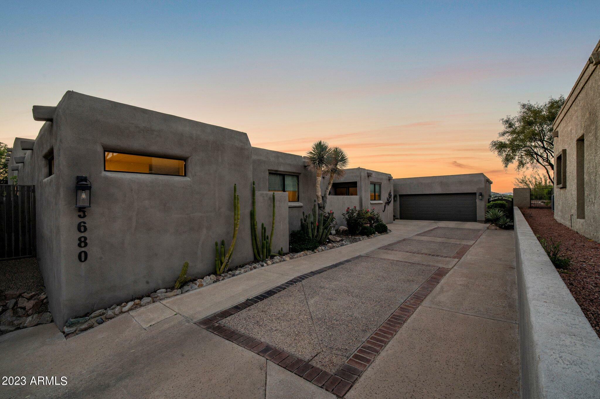 Property Photo:  5680 N Echo Canyon Drive  AZ 85018 