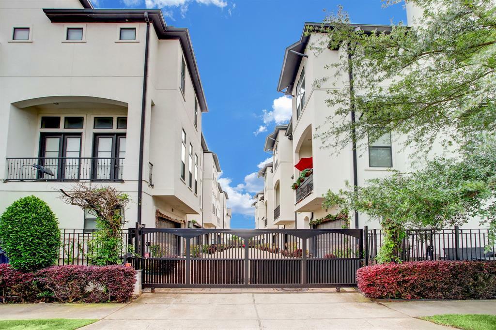 Property Photo: 1851 Dart Street TX 77007
