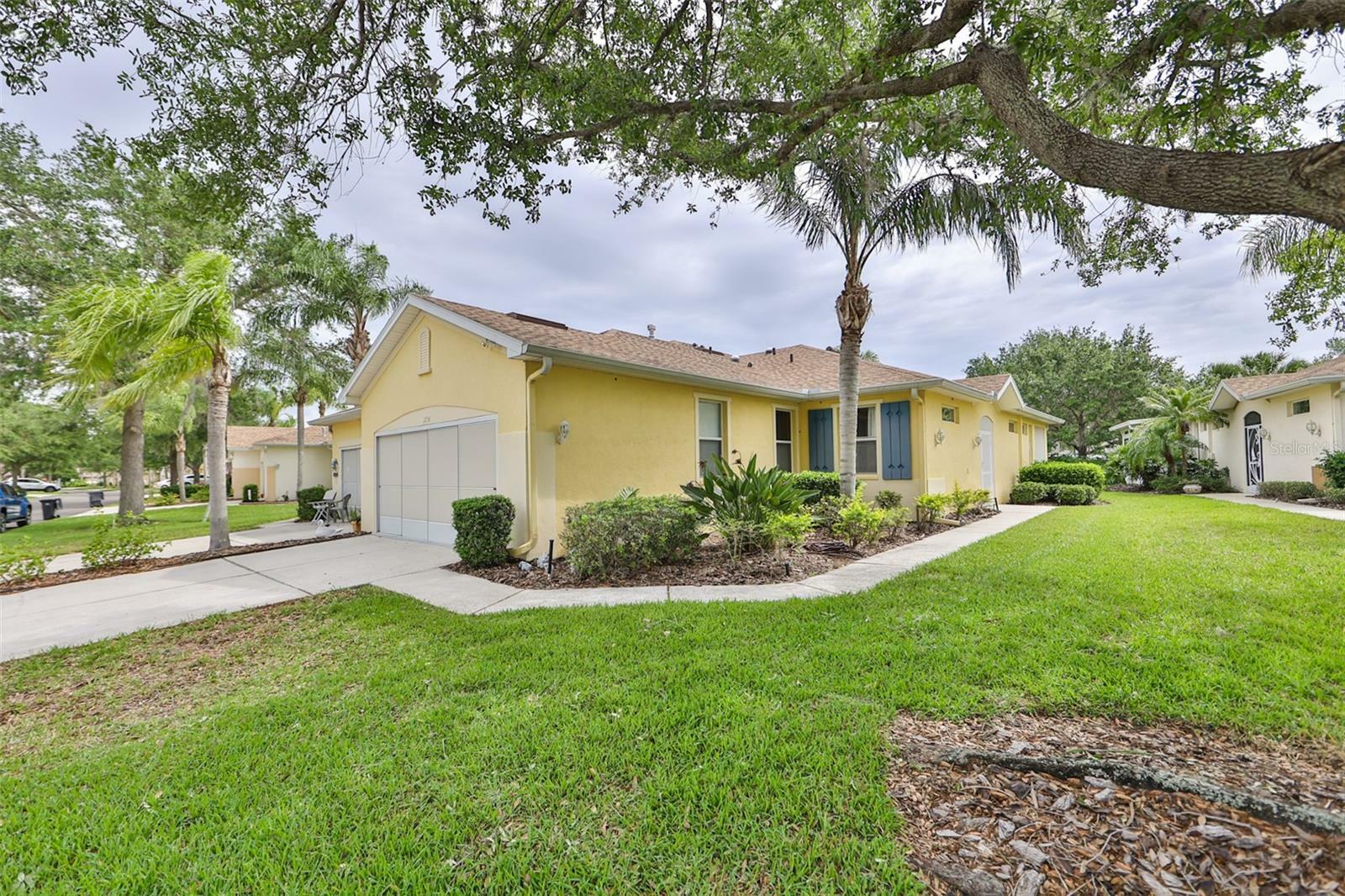 Property Photo:  1236 Huntington Greens Drive  FL 33573 