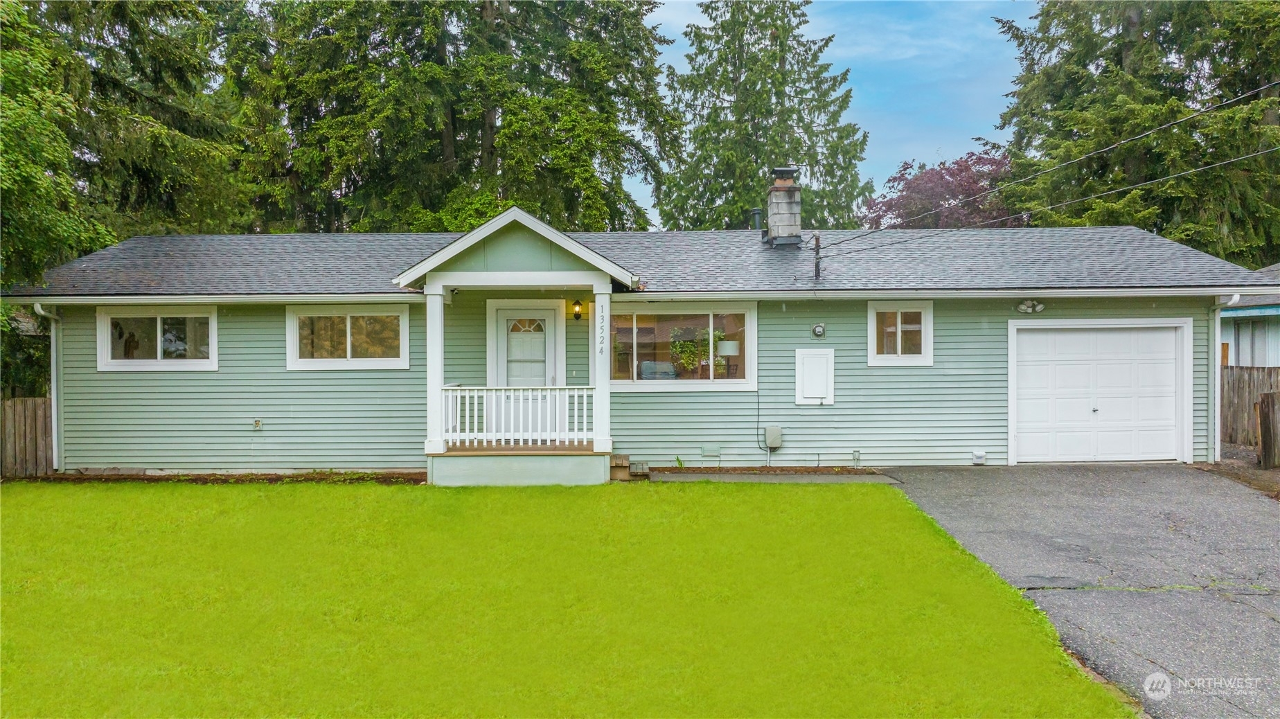 Property Photo:  13524 29th Avenue SE  WA 98012 