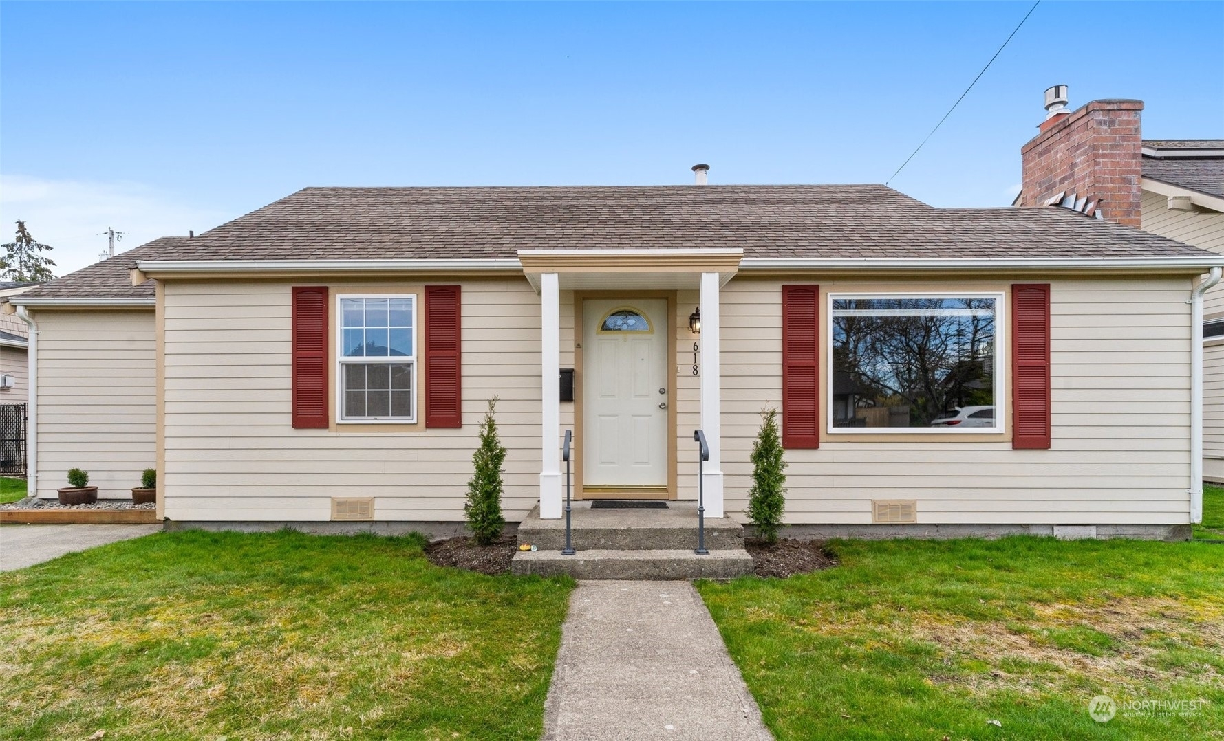 Property Photo: 618 Alder Street WA 98020