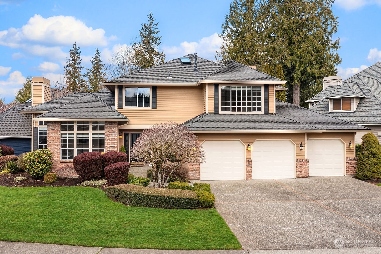 Property Photo:  24332 SE 47th Street  WA 98029 