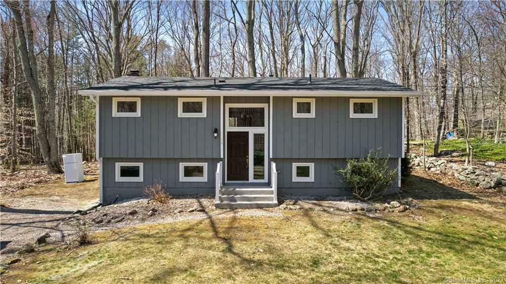 Property Photo:  24 Pheasant Run Drive  CT 06335 