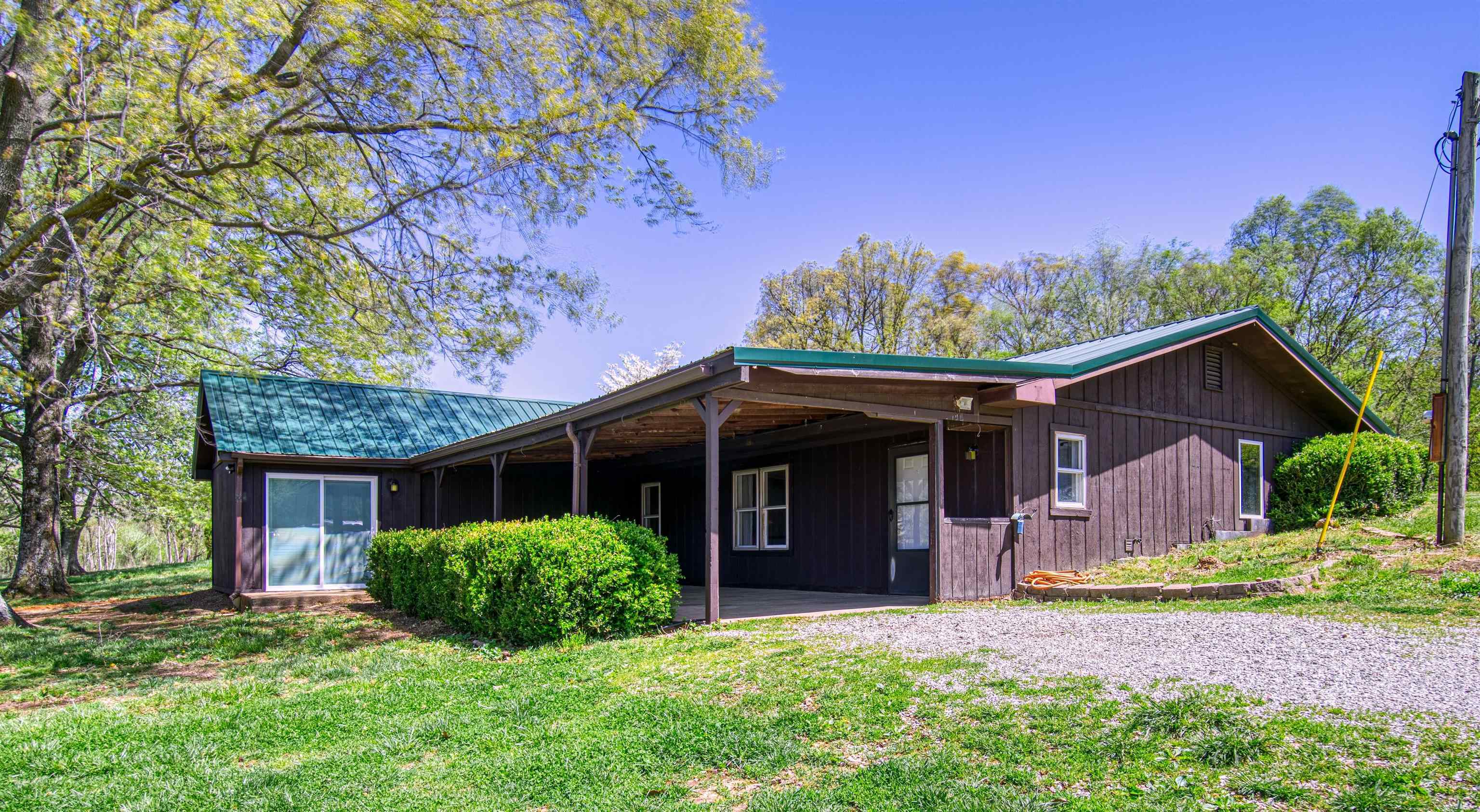 Home for sale in Henderson: 17839 Onionville Rd, Henderson, KY 42420