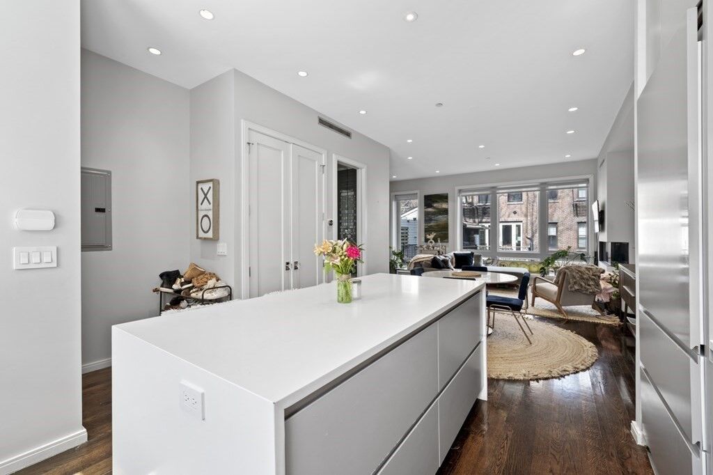 Property Photo:  287 Shawmut Avenue 1  MA 02118 