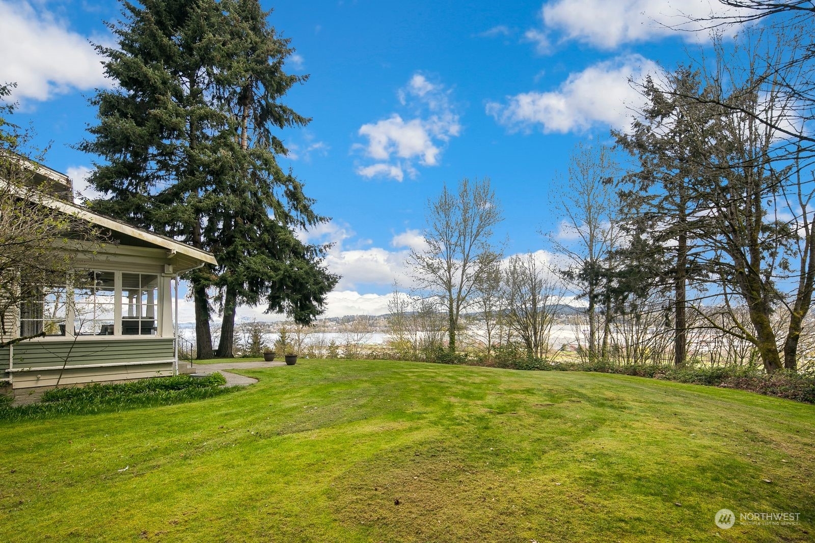 Property Photo:  8757 S 120th Place  WA 98178 