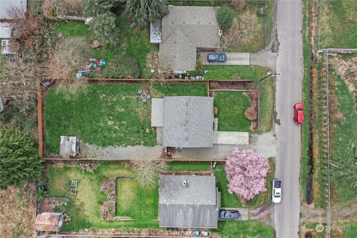 Property Photo: 12711 52nd Avenue E WA 98446