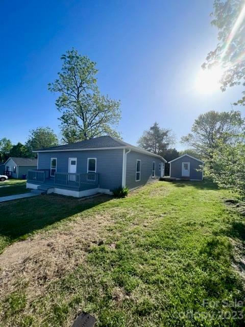 Property Photo:  106 Hill Street  NC 28655 