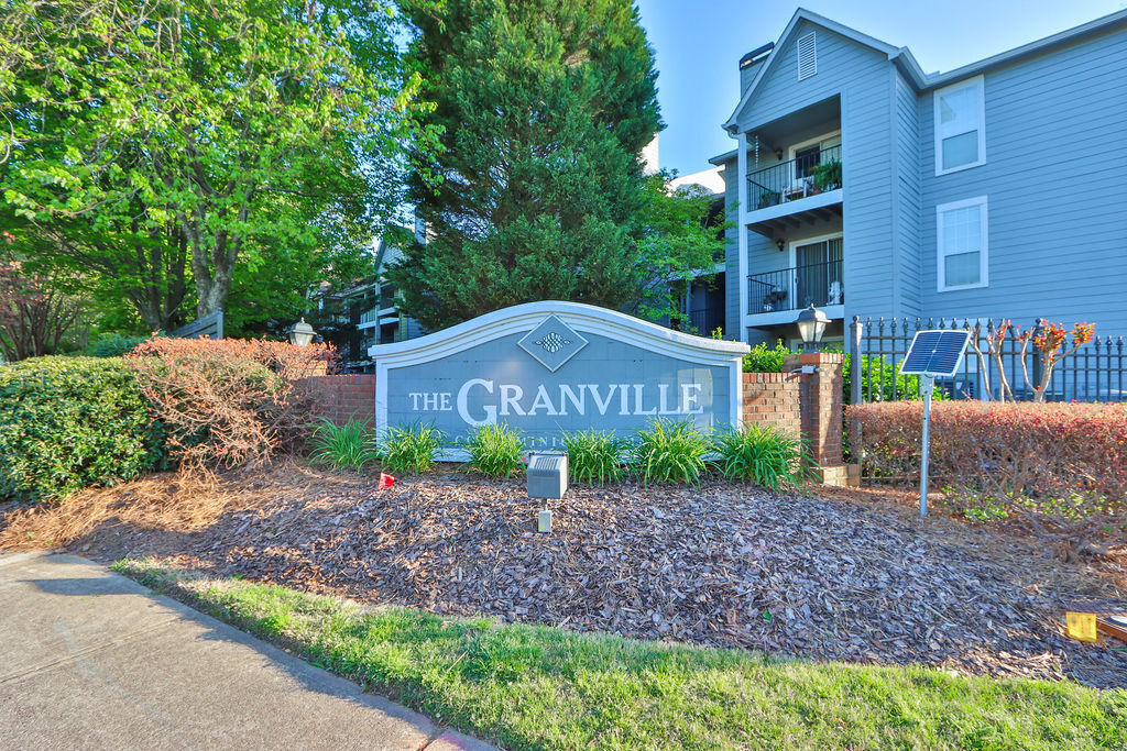 Property Photo: 512 Granville Court GA 30328