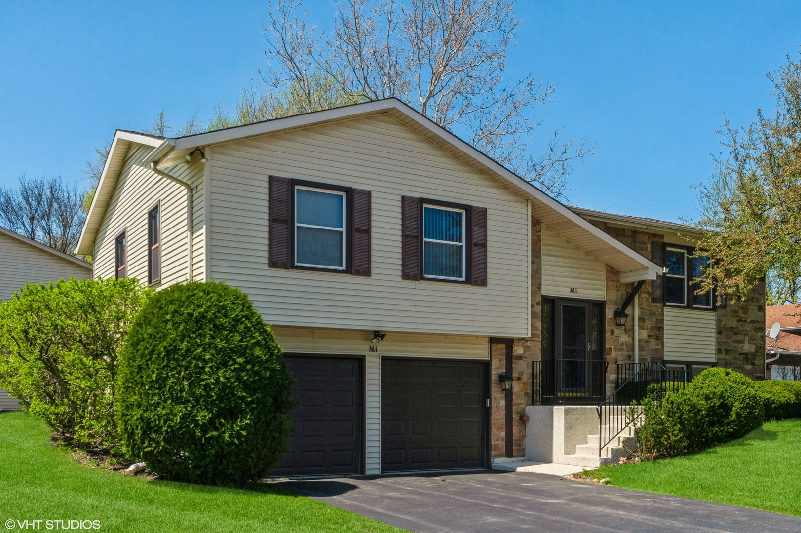 Property Photo: 361 Red Bud Place IL 60089