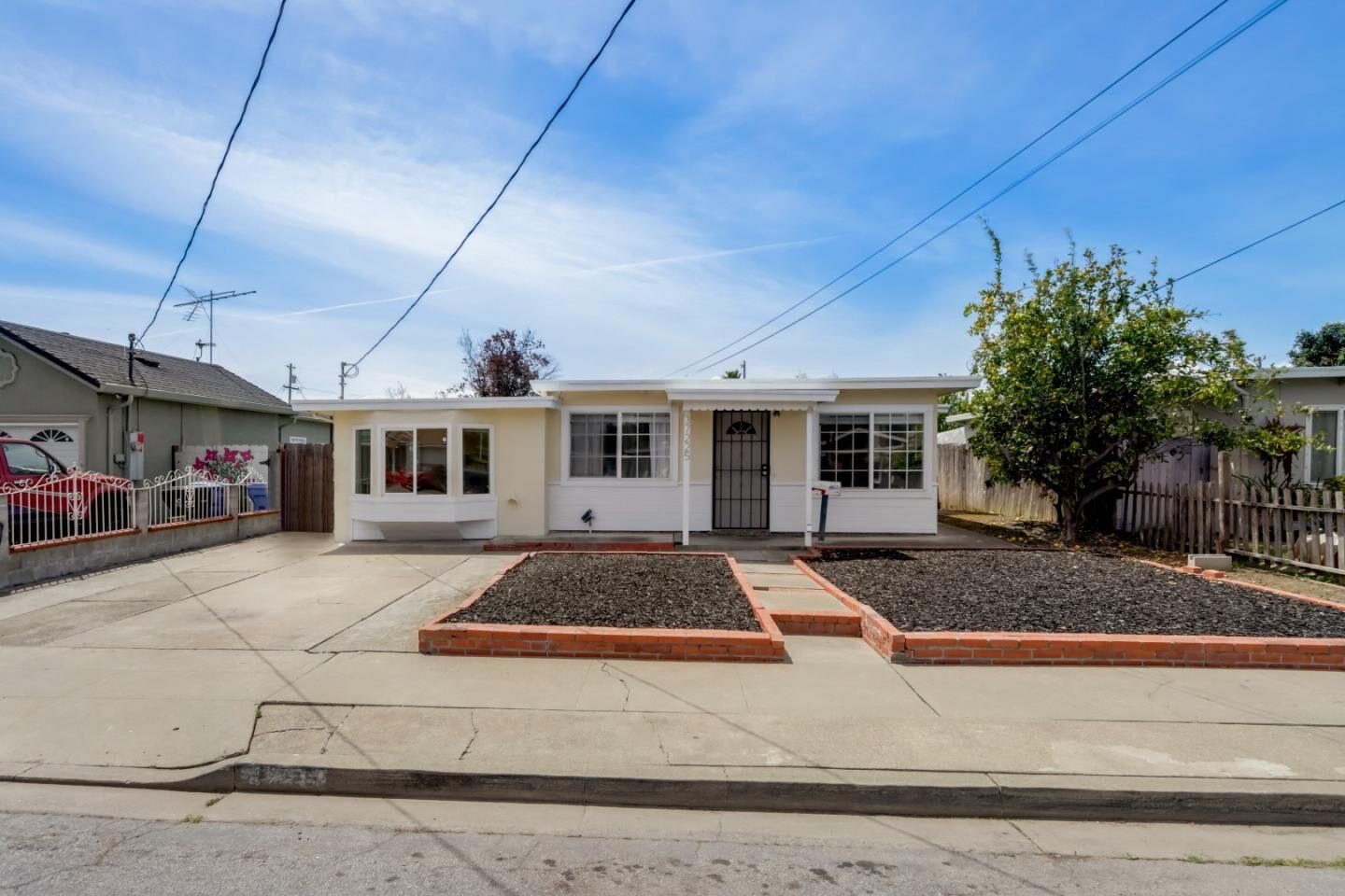 Property Photo:  37225 Towers Way  CA 94536 